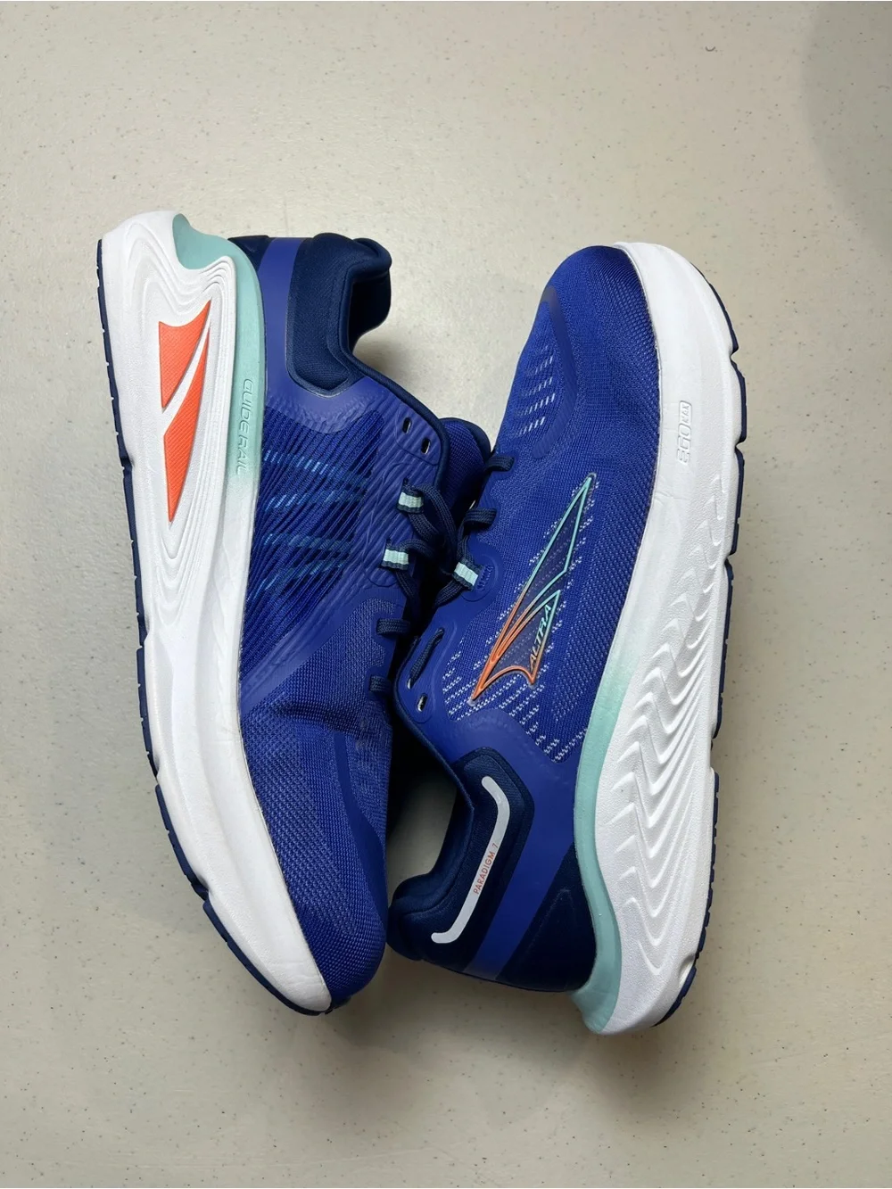 Altra Paradigm 7 Road-Running Shoes - Men's Size 10.5